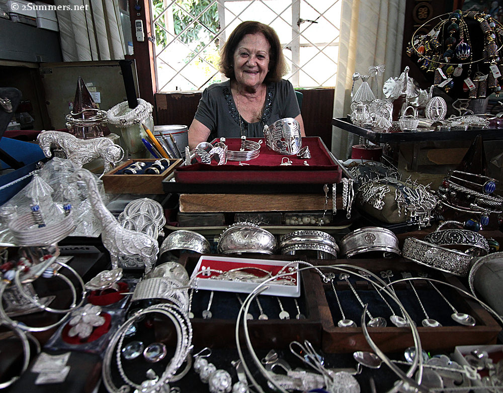 Pop-Up Travel: Quirky Jewelry Shopping in Accra