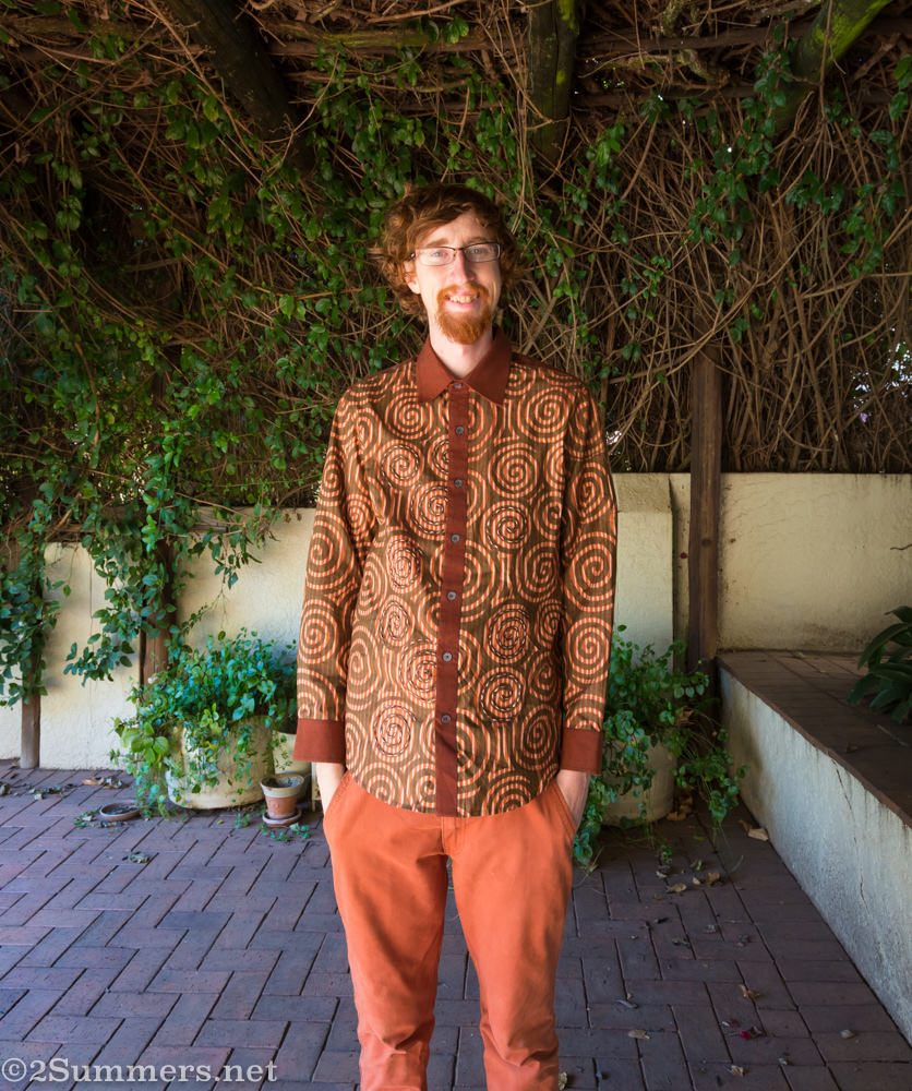 Ray in Hlamvu shirt normal pose