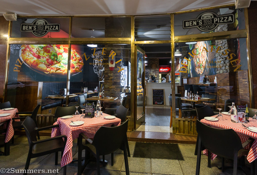 Entrance to Ben's Pizza in Marshalltown