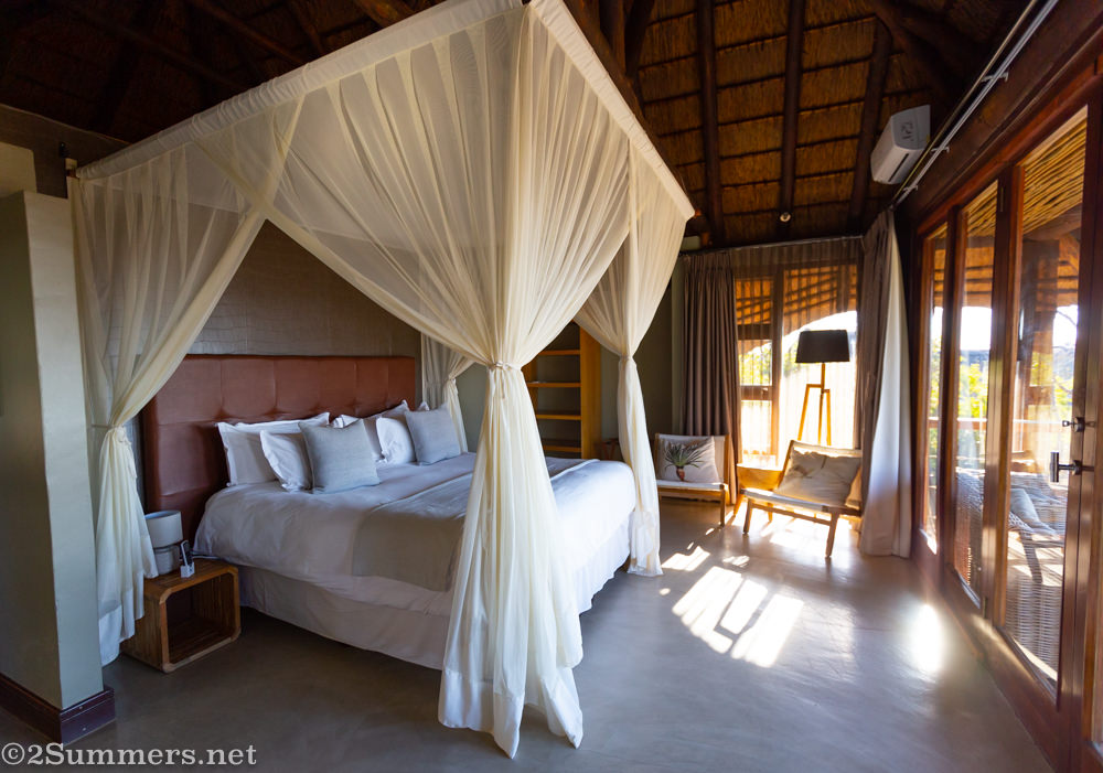 Mhondoro: Ultimate Luxury in the South African Bush