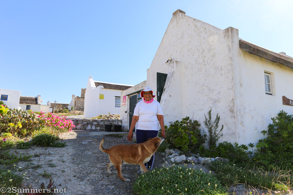 Lillian and Soekie outside Kassiesbaai Crafts