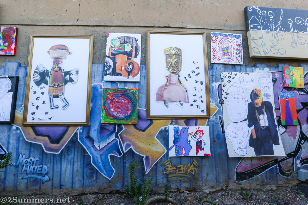 Shade pictures in the alley