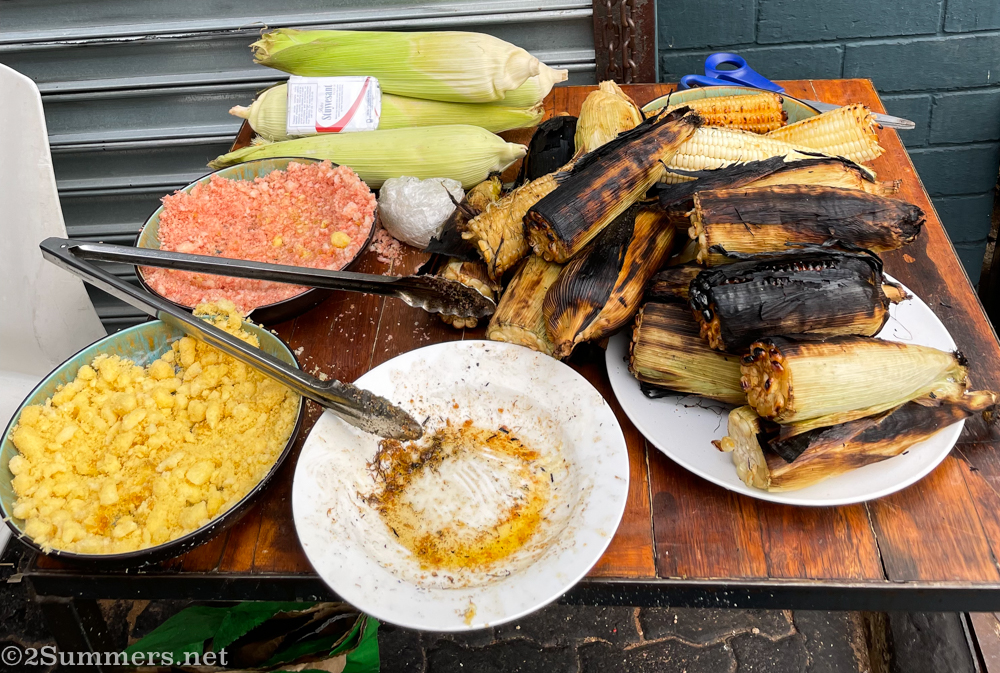 Braaied mielies at Smoking Kills