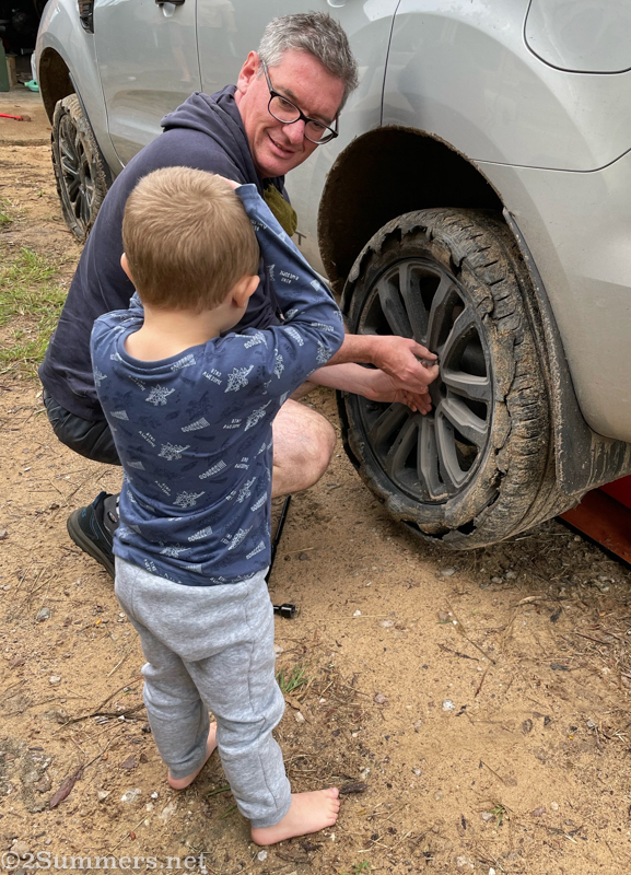 Thorsten and Owen with the flat tire