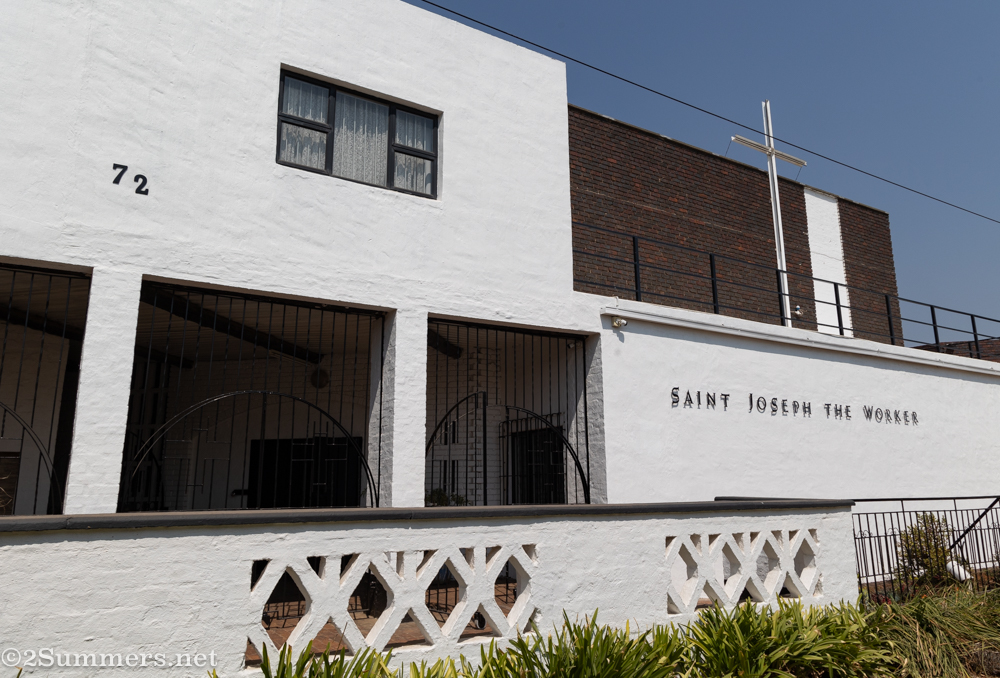 Unfortunately I couldn't get a head-on shot of the church because the bus was parked in front. But it's a beautiful modernist building.