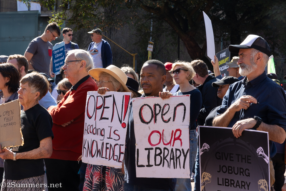 Fabian Otto at the library protest