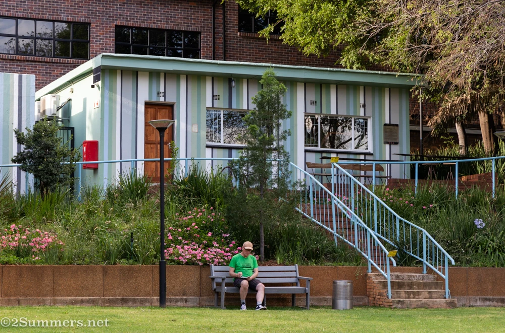 Thorsten sketching outside Hannelie Coetzee's art studio